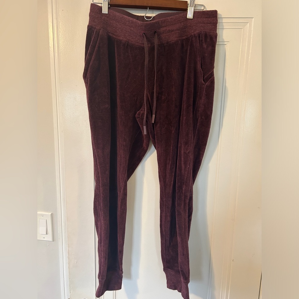 Lululemon Women's Warm Down Jogger 10 Heather Velour Arctic plum